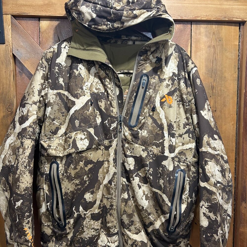 First Lite Sanctuary 2.0 Jacket - Size M - Picture 3 of 6
